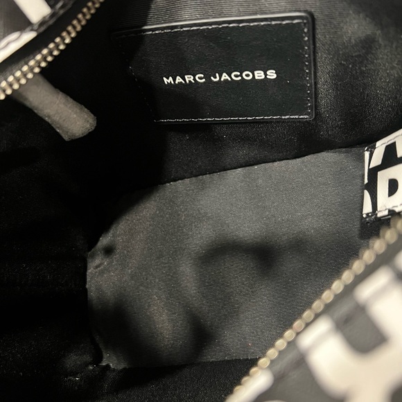 Marc Jacobs Black and White Allover Logo Tote NWT - Picture 5 of 5